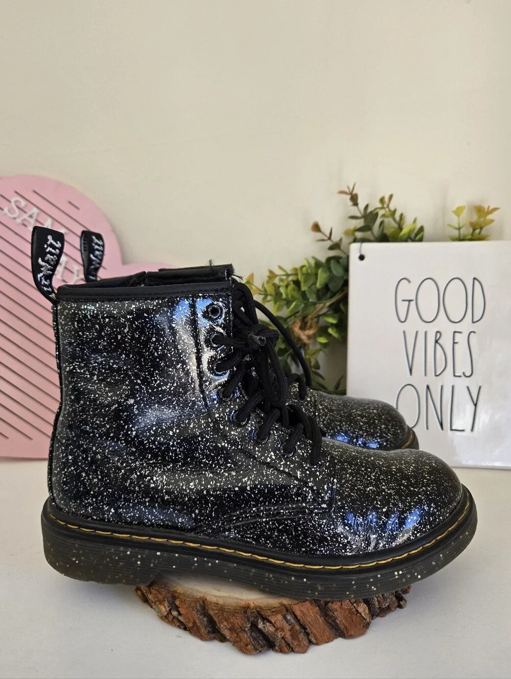 Dr Martens 1460 J Lila Cosmic Glitter Boots Girls Size 3 US Black Color